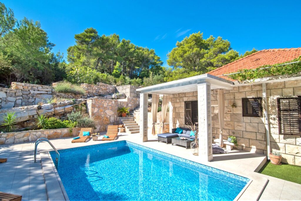 Villa Sinatra, Sumartin Bay, Brac Island 11