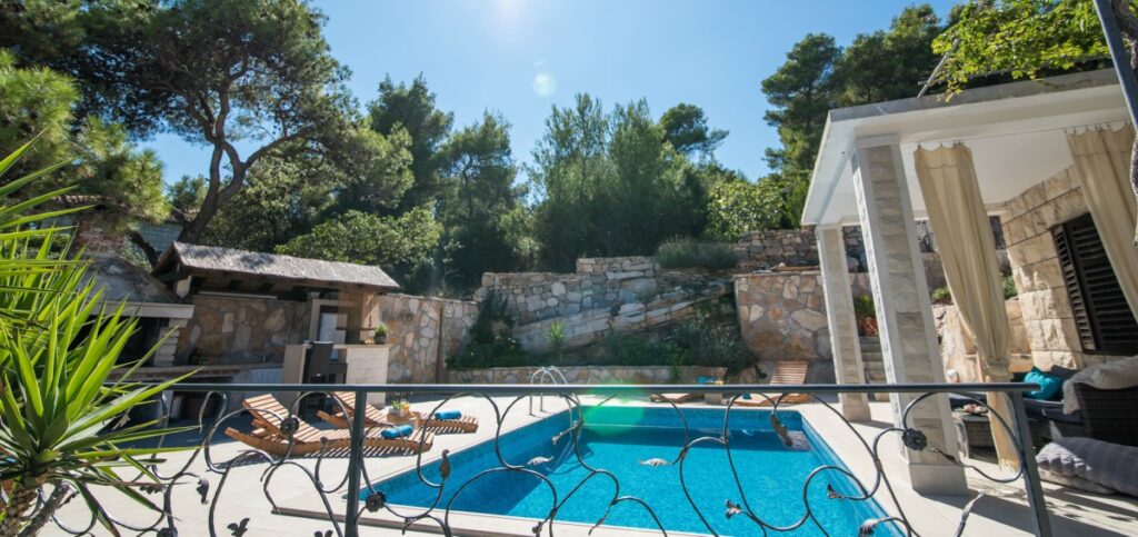 Villa Sinatra, Sumartin Bay, Brac Island 8